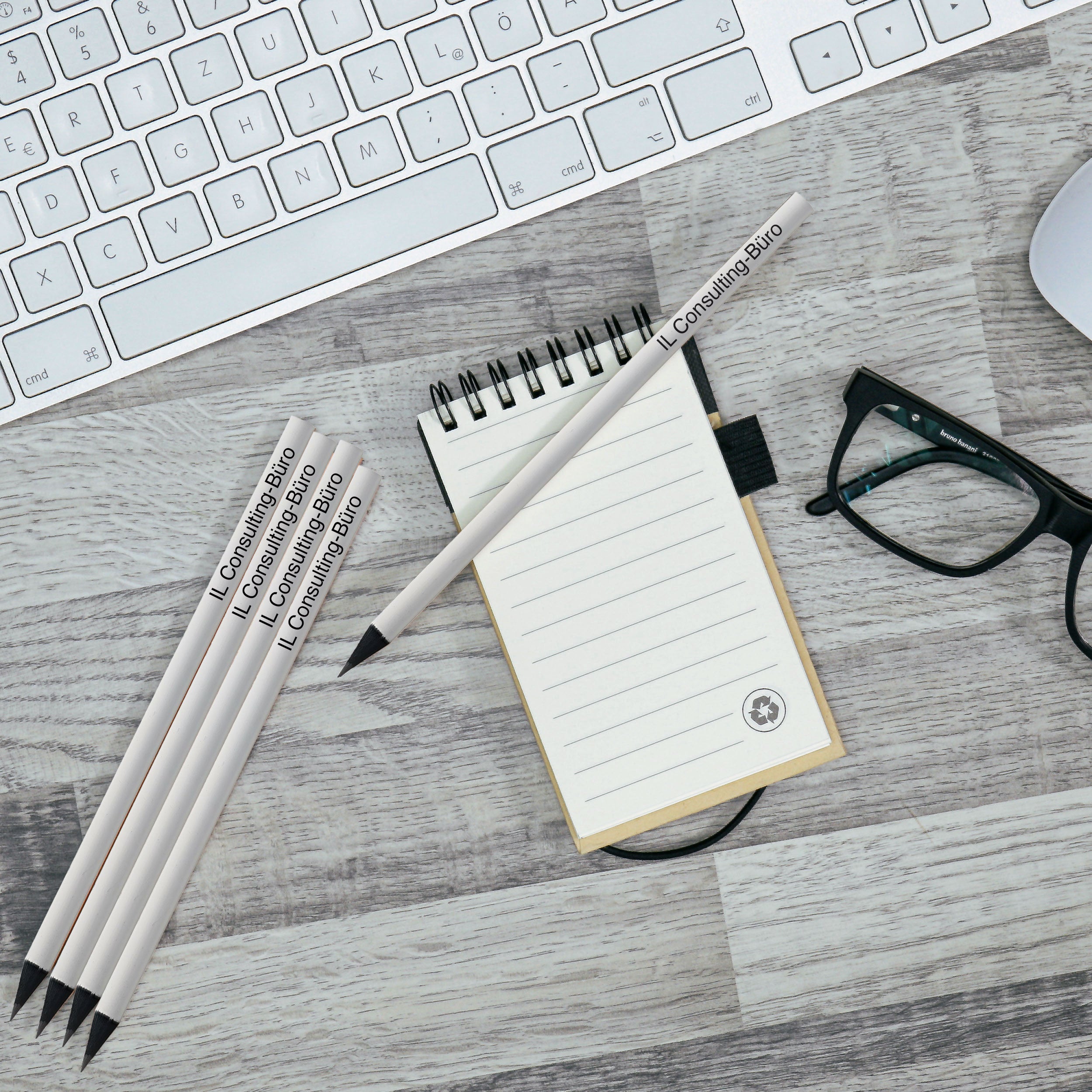 Lasergravierte weiße Bleistifte mit schwarzer Gravur (25 Stück) - kinder-druckerei.de