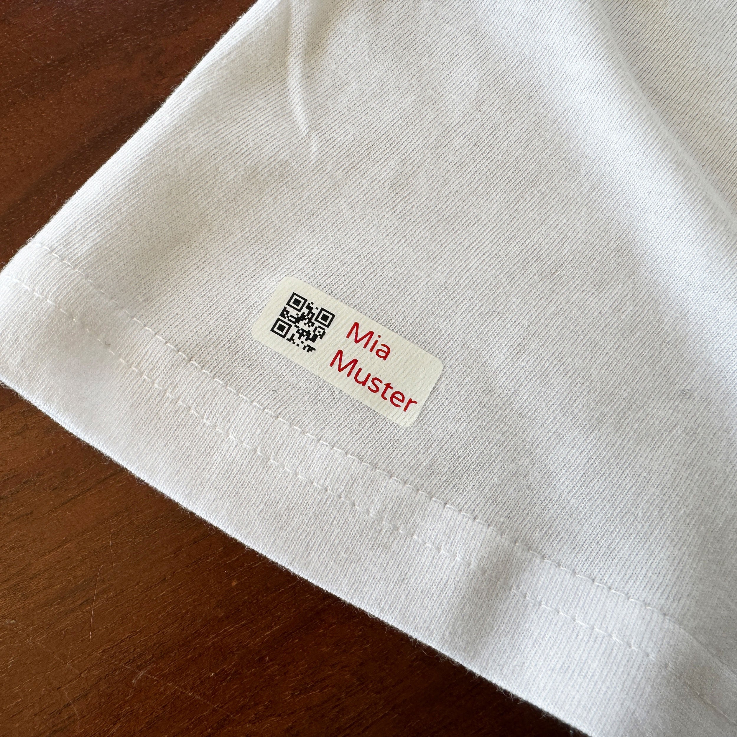 225 Stück Bügeletiketten mit QR Code 30x13 mm - kinder-druckerei.de