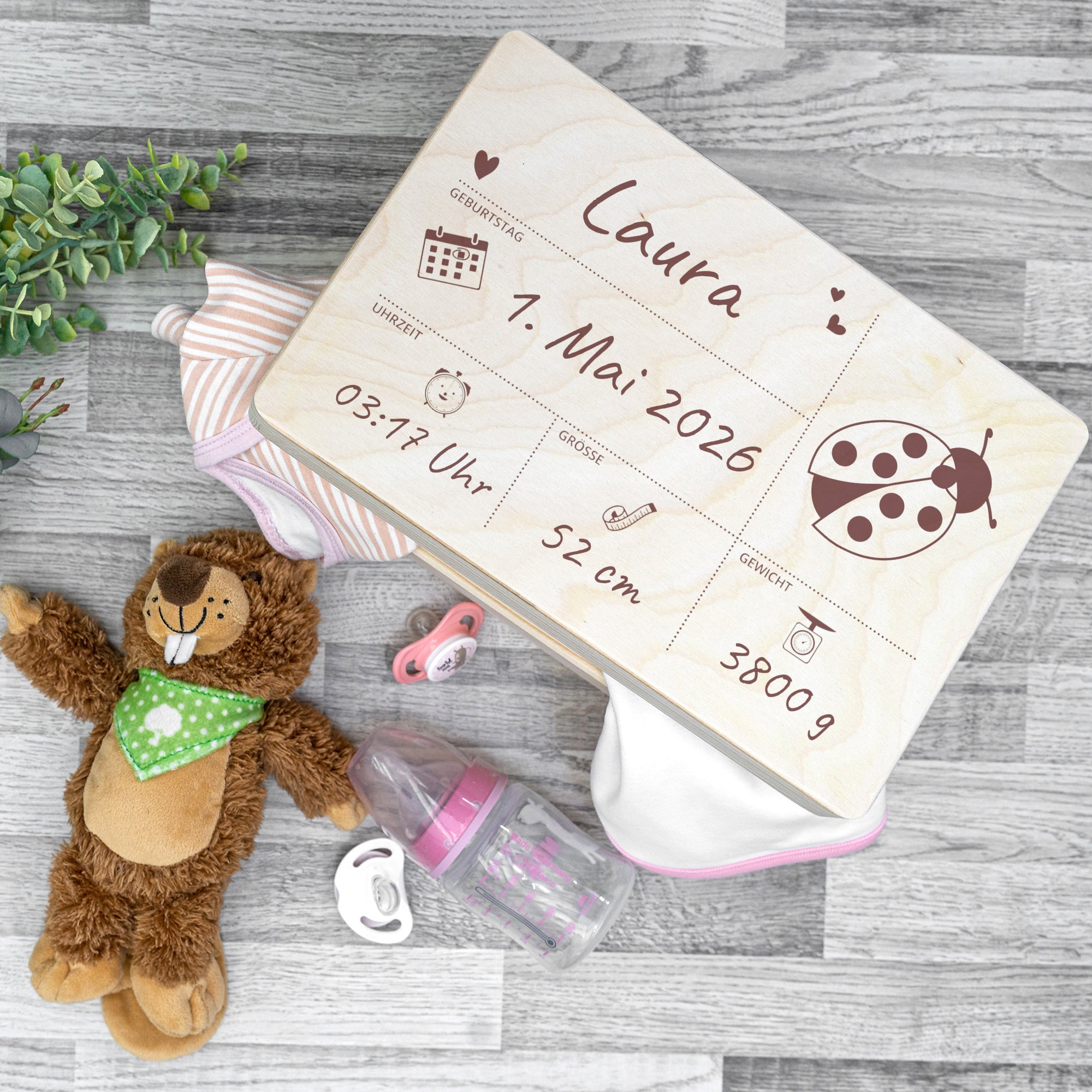 Erinnerungskiste Baby aus Holz mit Kindermotiv & Gravur