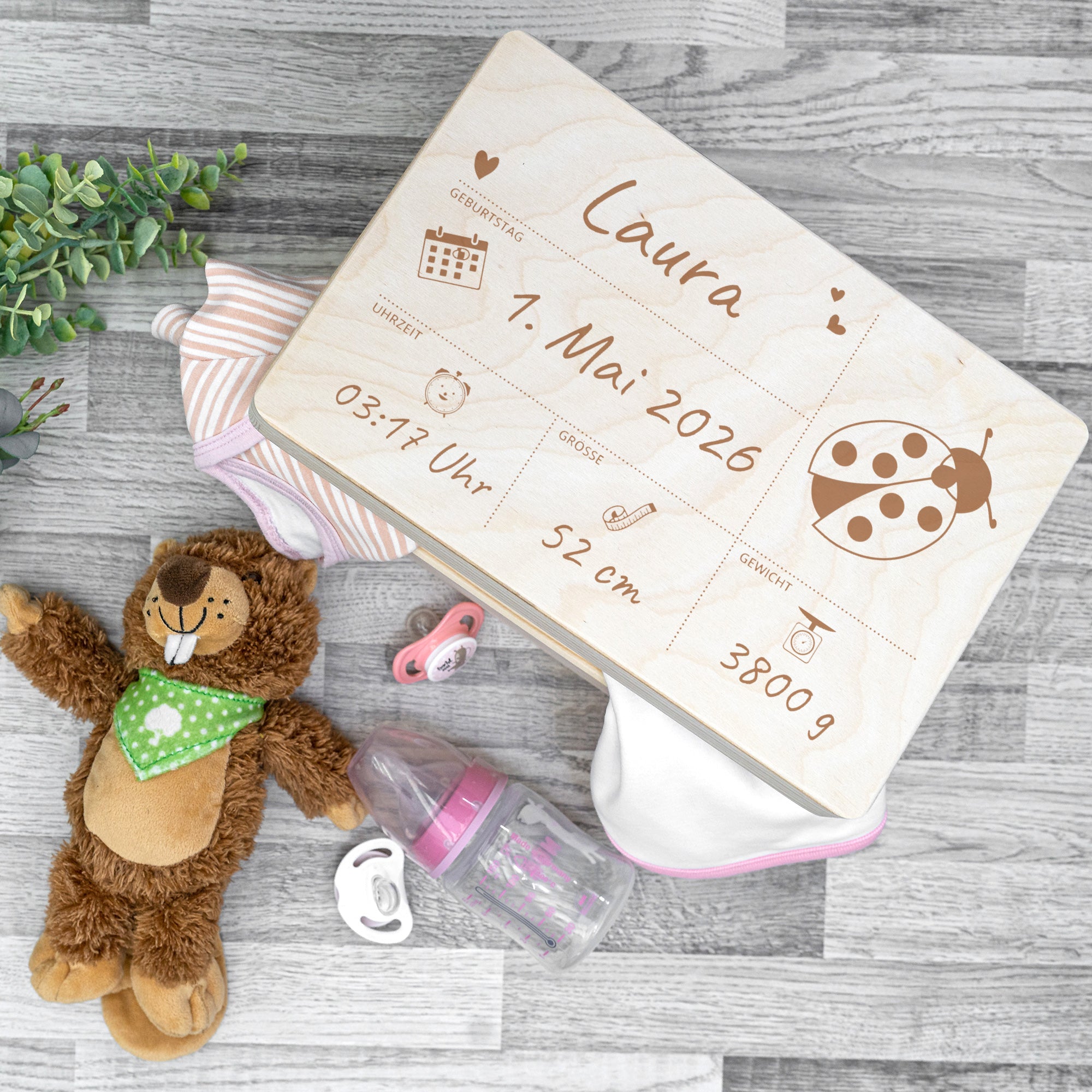 Erinnerungskiste Baby aus Holz mit Kindermotiv & Gravur