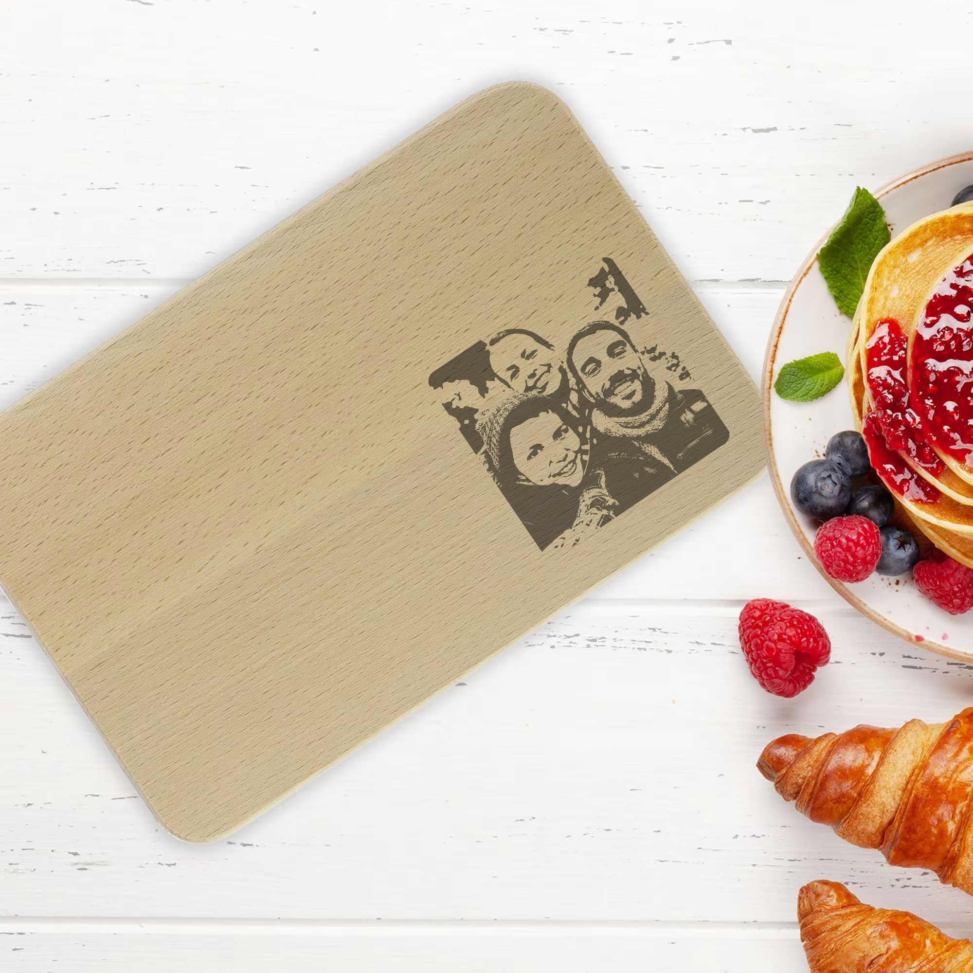 Frühstücksbrettchen mit Gravur – personalisierbar mit Text, Logo oder Foto - kinder-druckerei.de